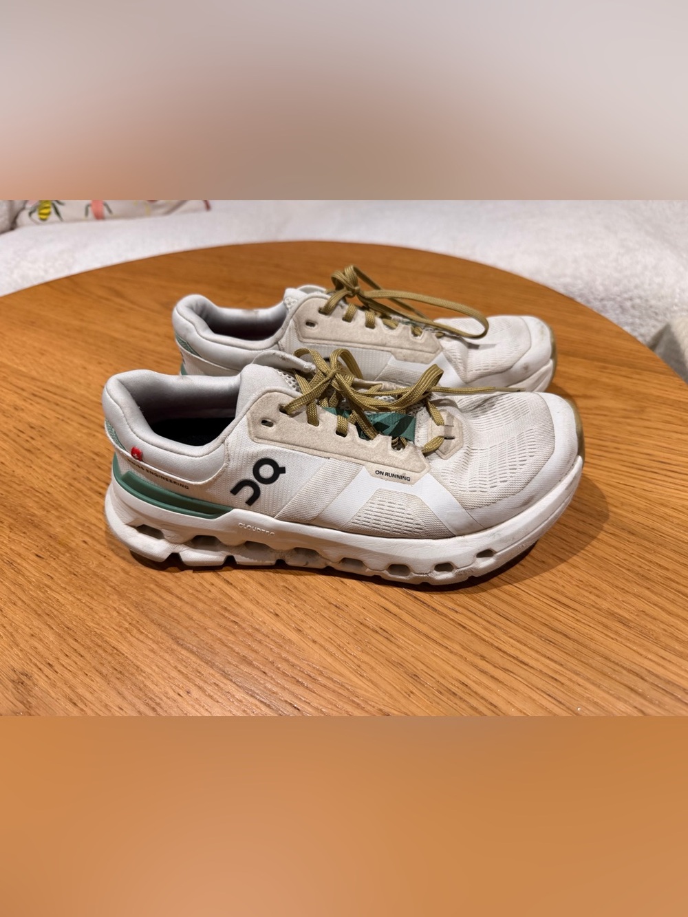 On Running Kids Cloudtec Sneakers in White and Green